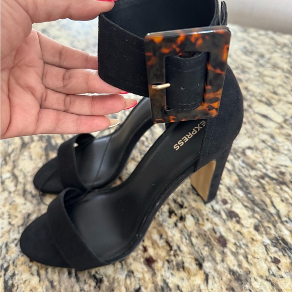Express Black Heels With Tortoise Ankle Buckle Size 10 - Picture 3 of 8